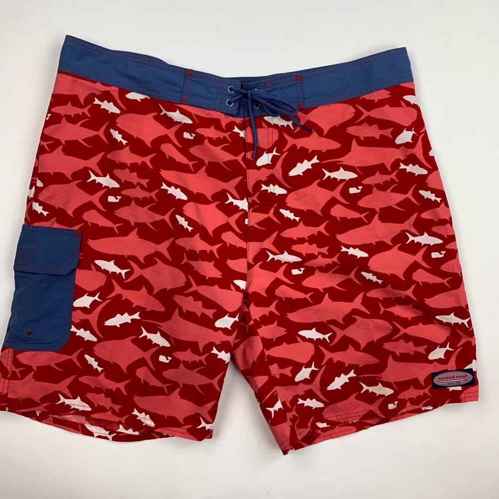 Vineyard Vines red shark board shorts sz 38